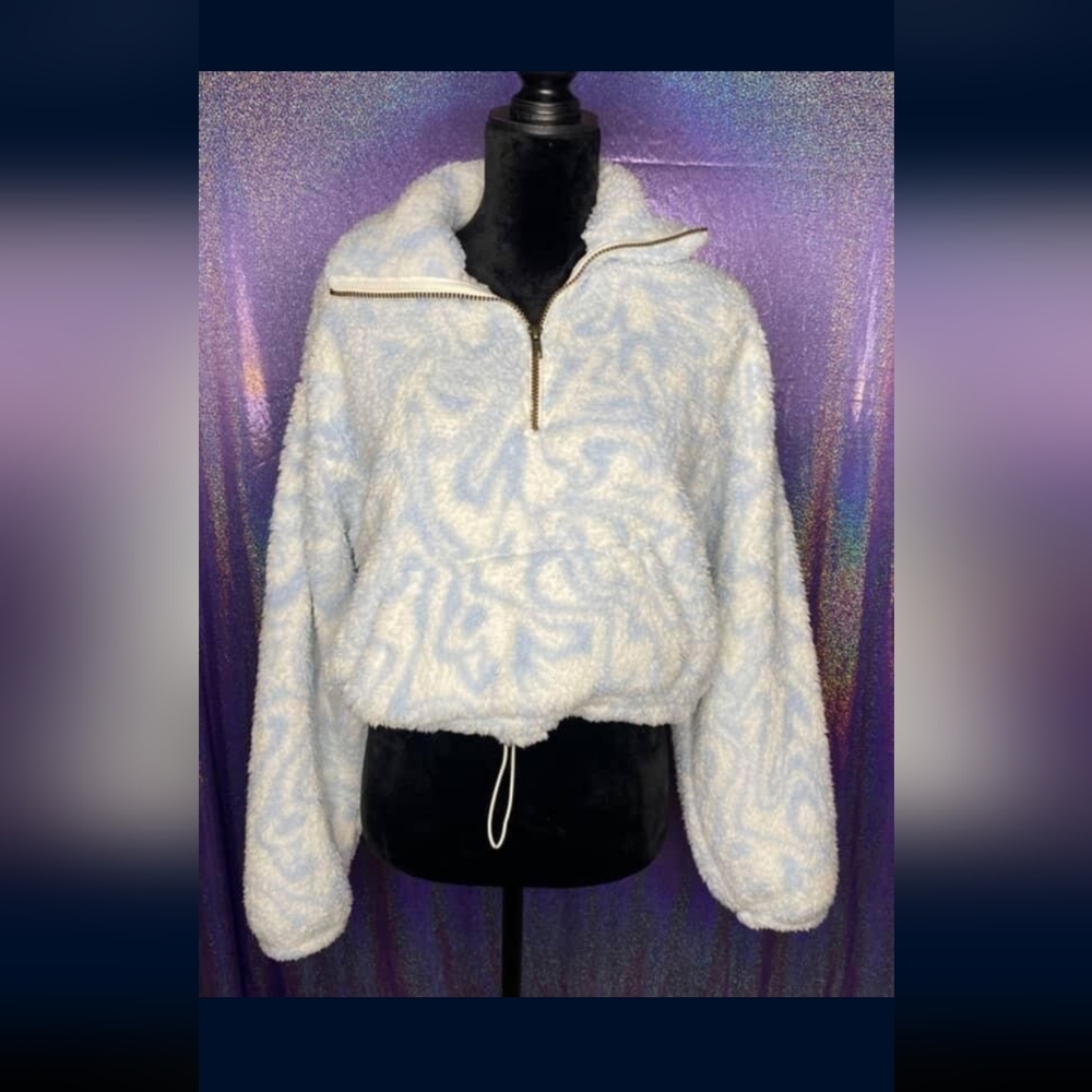 Arizona Jean Company White and Light Blue Teddy Jacket